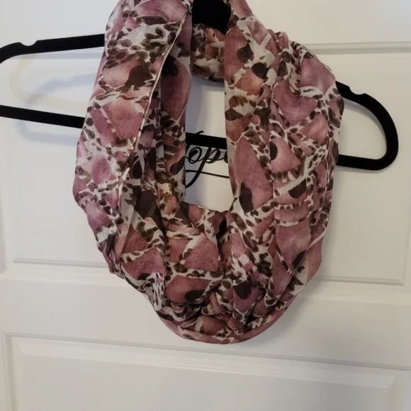 Scarfs - Picture 12 of 13